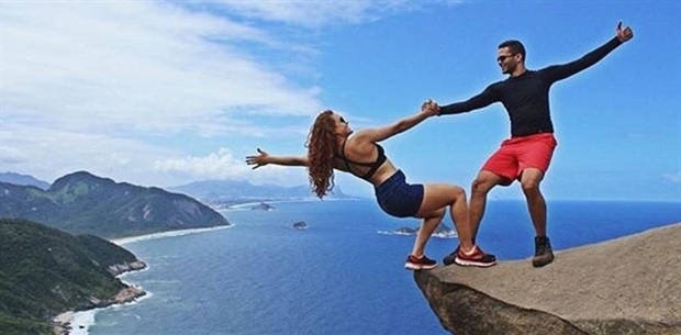 Bí mật phía sau điểm du lịch "sống ảo" nổi tiếng - 3 Người xem có cảm giác chỉ một chút sơ ý, cả hai sẽ ngã xuống phía dưới