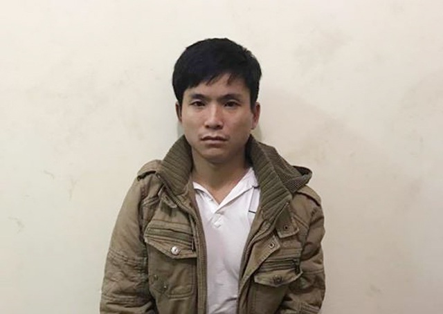 Thuê ô tô, tháo định vị đánh lạc hướng rồi mang xe đi bán - 1 Phạm Đức Kiên tại cơ quan điều tra (ảnh công an cung cấp)