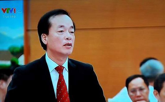 Bộ trưởng Xây dựng và Chủ tịch Hà Nội “chia lửa” câu hỏi về 8B Lê Trực - 2
... và Bộ trưởng Xây dựng Phạm Hồng Hà cùng hợp lực trả lời câu hỏi về nhà 8B Lê Trực.