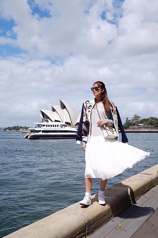 Phạm Hương đang có mặt tại Úc