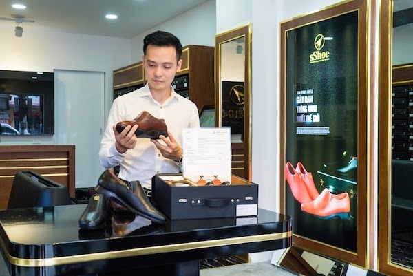 Phí Hữu Thanh Long - Giám đốc thương hiệu sShoe với tham vọng khẳng định thương hiệu giày da Việt Nam trên trường quốc tế.