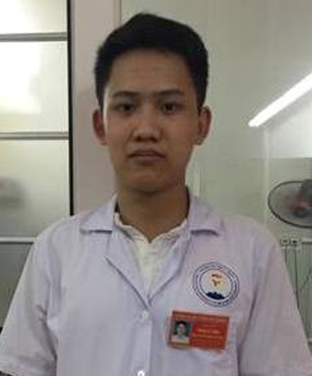 Trích xuất camera truy tìm đối tượng tát liên tục vào mặt sinh viên Y khoa - 1
Sinh viên Phạm Lê Tùng bị đối tượng bạn bệnh nhân tát liên tục vào mặt khi đang trực tại khoa cấp cứu. Sự việc khiến dư luận hết sức bức xúc.