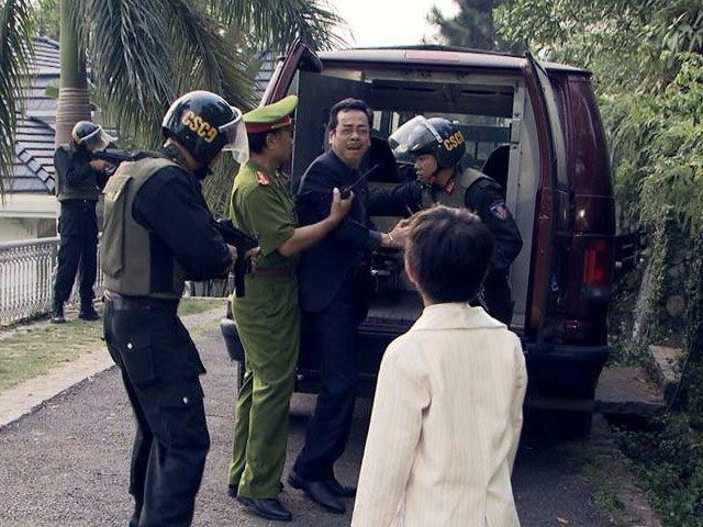 Lương Bổng, Phan Quân nói về kết phim gây tranh cãi trong “Người phán xử” - 1 Lương Bổng, Phan Quân nói về kết phim gây tranh cãi trong “Người phán xử” - 1