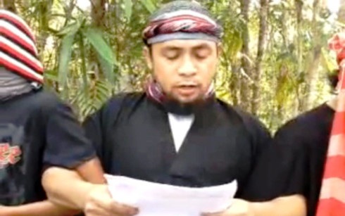 FBI xác nhận thủ lĩnh Abu Sayyaf bị tiêu diệt tại Philippines - 1
Isnilon Hapilon. (Ảnh: Youtube)