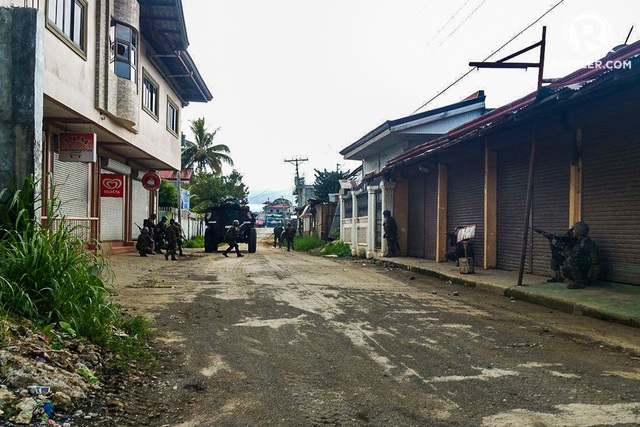 Bên trong "thành phố ma" của Philippines bị phiến quân Hồi giáo chiếm đóng - 11
Các sạp hàng đồng loạt đóng cửa. (Ảnh: Rappler)