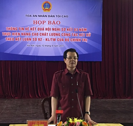 Phó Chánh án TAND tối cao nhận định vụ hoa hậu Phương Nga... đơn giản - 1
Phó Chánh án TAND tối cao Lê Hồng Quang khẳng định, vụ hoa hậu Phương Nga không ai có thể can thiệp, kể cả Chánh án.