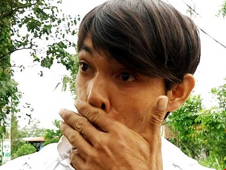 Những khoảnh khắc được minh oan - 1 Anh Trần Văn Uống bật khóc trong ngày được xin lỗi oan. Ảnh: HOÀNG GIANG
