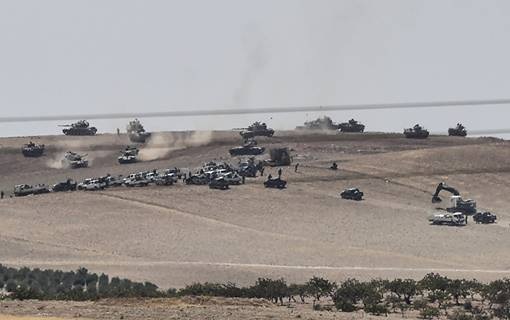 Al Bab-quyết chiến chiến lược tới thiên đường hay bãi lầy Syira? - 1 Thổ Nhĩ Kỳ triển khai quân ở miền bắc Syria