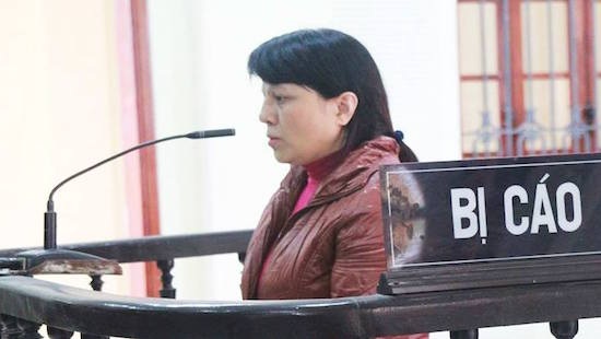 Nghệ An: Môi giới đi XKLĐ để chiếm gần 2 tỷ đồng, nữ quái lĩnh 12 năm tù - 1 Bị cáo Hoàng Thị Đào tại phiên toà