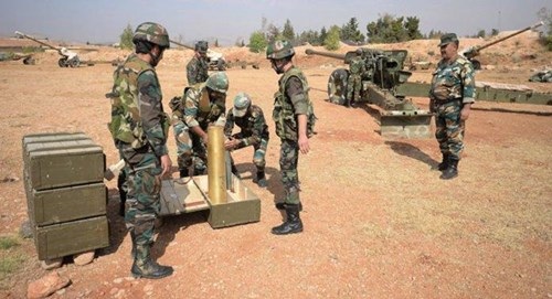 Syria: Vừa đánh vừa đàm trong thế phe đối lập "quay lưng" - 1 Quân đội Syria đang chuẩn bị cho những trận chiến giải phóng các vùng đất cuối cùng. Ảnh: Al-Masdar News.