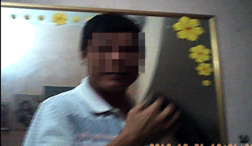 Nhức nhối buôn lậu từ Trung Quốc: Nầm, tim, cật... bao nhiêu cũng có - 1
“Ông trùm” S (ảnh chụp từ clip). Ảnh: P.L