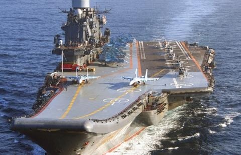 Nga đã yên tâm về Syria? - 1 Tàu tuần dương sân bay Đô đốc Kuznetsov.