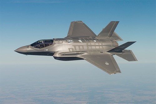 Không quân Mỹ quyết tâm theo đuổi chương trình phát triển máy bay F-35 - 1 Không quân Mỹ quyết tâm theo đuổi chương trình phát triển máy bay F-35 - 1