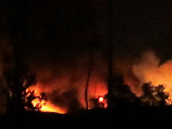 Israel không kích phá hủy kho đạn dược của Syria - 1 Một kho đạn của Syria bị phá hủy. (Nguồn: AFP)