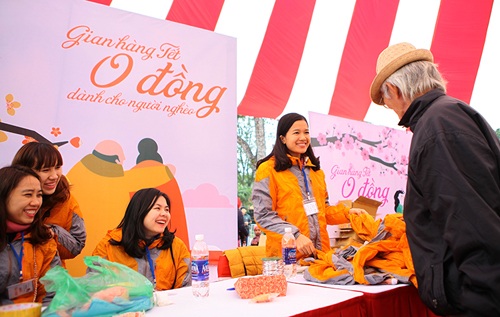 Phiên chợ đặc biệt ở HN: Tất cả mặt hàng đều có giá 0 đồng - 1 Phiên chợ đặc biệt ở HN: Tất cả mặt hàng đều có giá 0 đồng - 1