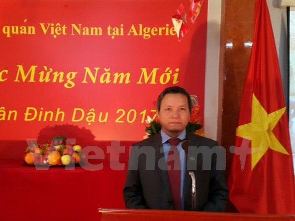 Cộng đồng người Việt Nam tại Algeria vui mừng đón Xuân Đinh Dậu - 1 Cộng đồng người Việt Nam tại Algeria vui mừng đón Xuân Đinh Dậu - 1