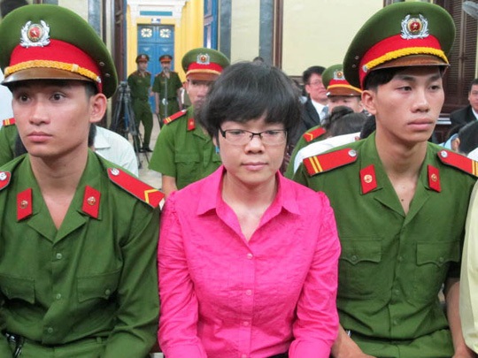 “Mổ xẻ” những đại án kinh tế - 1 Huỳnh Thị Huyền Như lại chuẩn bị hầu tòa Ảnh: Phạm Dũng