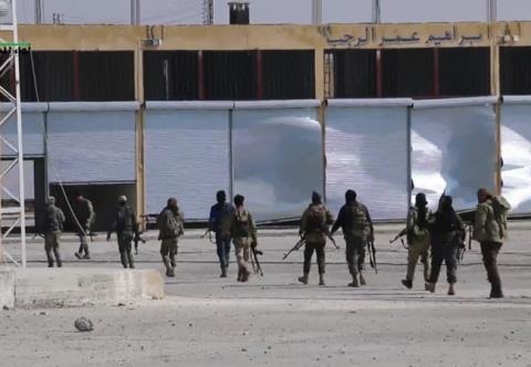 Cuộc chiến Al-Bab sắp ngã ngũ, Quân đội Syria chờ thời - 1 Lực lượng chiến binh FSA tấn công vào thành phố Al-Bab