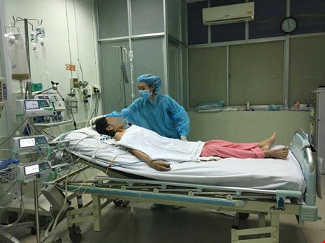 Mổ tim cho bệnh nhân HIV - 1 Bệnh nhân được chăm sóc sau phẫu thuật tại BV Chợ Rẫy. Ảnh: H.PHƯỢNG