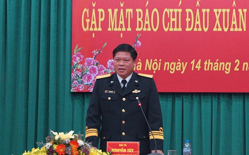 Thượng cờ 2 tàu ngầm Bà Rịa - Vũng Tàu và Đà Nẵng vào cuối tháng 2 - 1
Đại tá Nguyễn Tuý - Bí thư Đảng uỷ Cục Chính trị - Phó Chủ nhiệm Chính trị Hải quân thông tin với báo chí sáng 14/2