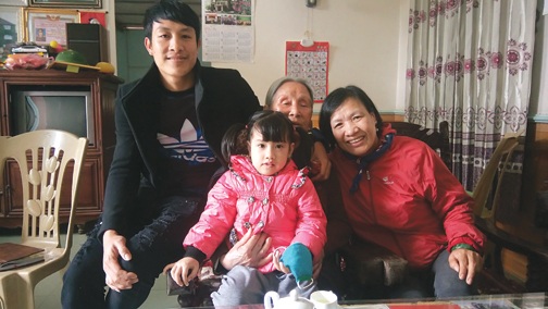 Chuyện những làng "ly hương" - 1 Anh Lê Quốc Ngọc sum vầy cùng gia đình ở xã Nam Triều (huyện Phú Xuyên).