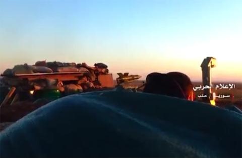 Quân đội Syria phóng tên lửa Sagger xé nát xe phiến quân - 1 Quân đội Syria phục kích với tên lửa AT-3 Sagger.