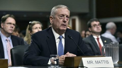 Tướng Jim Mattis - Bộ trưởng Quốc phòng Mỹ đệ trình kế hoạch chống IS.