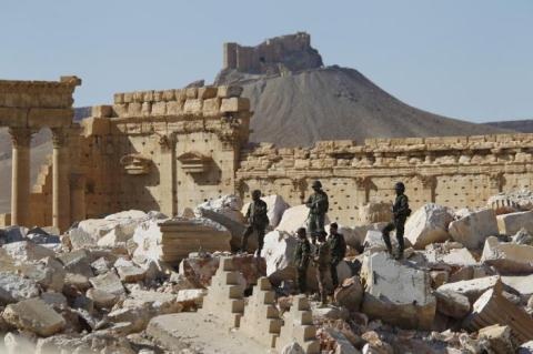 Không quân Nga trút lửa dọn đường phút cuối giải phóng Palmyra - 1 Quân đội Syria đã chiếm được Lâu đài cổ Palmyra.