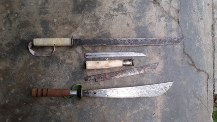 Mở quán cà phê kích dục, trấn lột tài sản của khách - 2 Hung khi bị lực lượng chức năng thu giữ