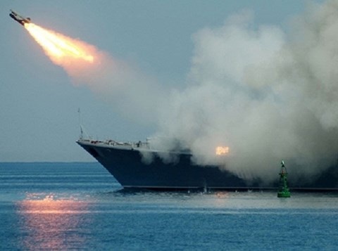 Hải quân Nga phóng tên lửa vào các thành trì của phiến quân ở Lattakia - 1