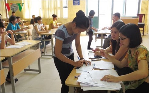 Đăng ký thi THPT Quốc gia: Lo ùn ứ hồ sơ thí sinh tự do những ngày cao điểm - 1 Nếu lượng lớn thí sinh tự do tập trung nộp hồ sơ vào những ngày cuối, tình trạng ùn ứ sẽ diễn ra. (Ảnh minh họa)