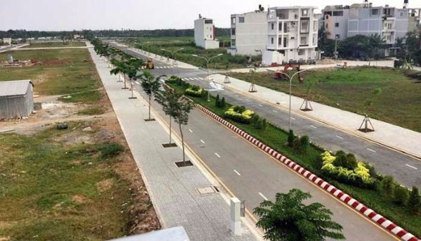 Mỗi tuần lãi 1 tỷ đồng: Sốt đất Sài Gòn, đại gia Hà Nội thắng đậm - 1 Nhiều khu vực ngoại thành TP.HCM giá đất tăng