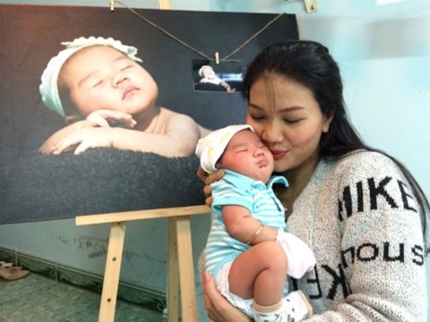 Diễn viên Kiều Trinh: "Tôi nợ con cả cuộc sống này..." - 1 Kiều Trinh với niềm hạnh phúc khi làm mẹ ở tuổi 40...