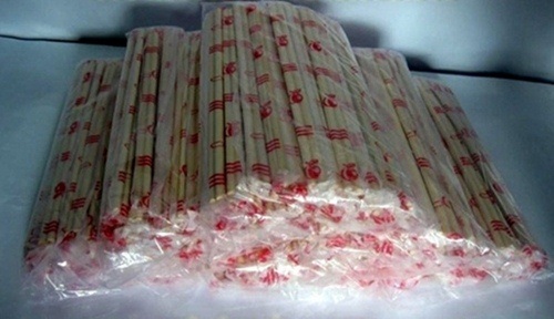 Sự thật đáng sợ về loại đũa dùng một lần - 1
Đũa dùng một lần được sử dụng phổ biến tại các quán ăn bình dân