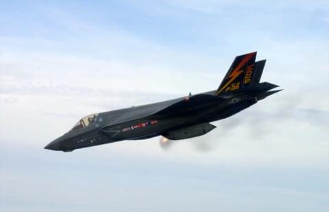 Pháo GAU-22/A không khiến F-35 mạnh hơn - 1 Tiêm kích F-35B bắn đạn thật.