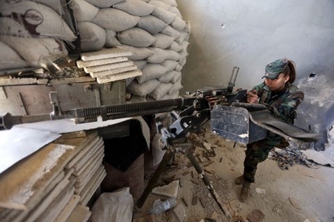 Quân đội Syria mở rộng vùng đệm xung quanh Damascus - 1 Một lính Syria trên chiến trường Damascus