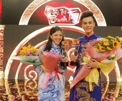 Ý kiến người làm nghề: Đừng nghĩ gameshow là hào quang - 1 Hồng Trang, quán quân Tài tử tranh tài mùa 2, người tham gia rất nhiều game show nhưng theo cô gameshow là cơ hội cho nghệ sĩ trẻ nhưng họ đừng nghĩ nó là hào quang, ảo tưởng về mình.
