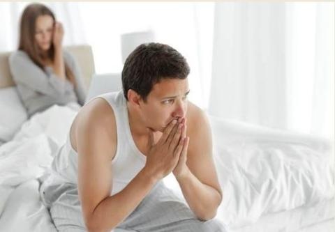 3 năm qua, tôi và vợ không ân ái - 1
Chúng tôi vẫn sống cùng nhau trong một mái nhà, nhưng không ngủ chung giường và không ân ái với nhau… (Ảnh minh họa)