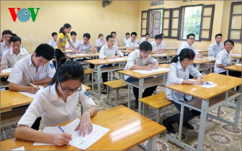Tuyển sinh vào lớp 10 căng thẳng hơn thi đại học - 2 Bộ GD&ĐT cấm thi đầu vào cấp tiểu học và trung học dưới mọi hình thức.