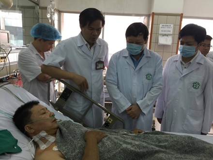 Khởi tố vụ án 7 bệnh nhân tử vong khi chạy thận ở Hòa Bình - 1 Bệnh nhân chạy thận bị sốc phản vệ đang được điều trị tại bệnh viện Bạch Mai (Hà Nội).