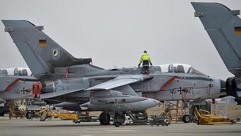 Đức điều Tornado tới Jordan: Cú đánh cực hiểm sau lưng Syria? - 1 Quân đội Đức sẽ rút 6 chiếc Tornado và máy bay tiếp dầu từ Incirlik/Thổ Nhĩ Kỳ đến căn cứ không quân Azraq ở khu vực Zarqa, phía Bắc Jordan