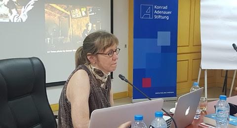 
Bà Deborah Nelson - nữ nhà báo được trao giải thưởng Pulitzer danh giá
