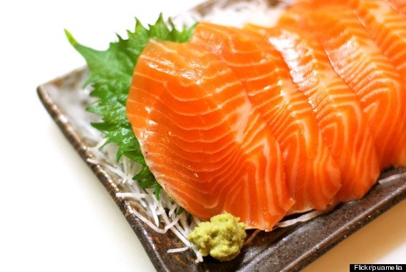 7 bí quyết sống khoẻ, sống lâu của người Nhật được cả thế giới săn lùng - 1
Người Nhật ăn nhiều cá béo như cá hồi, cá ngừ.