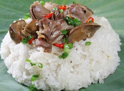 Những suy nghĩ sai lầm về gạo nếp hay mắc phải - 1 Sự khác biệt duy nhất giữa gạo nếp và gạo tẻ là do cảm quan của chúng ta về độ dính và độ dẻo của chúng. Trong thực tế, hai loại gạo này gần như tương đồng về mặt giá trị dinh dưỡng.