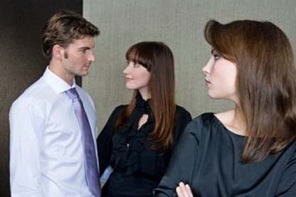Hội chứng yêu đàn ông đã có vợ: Tâm sự đắng đót của một cô gái trẻ - 1
Tôi cảm thấy áy náy nhưng lại rất thích được ở gần bên anh ấy. Ảnh minh họa