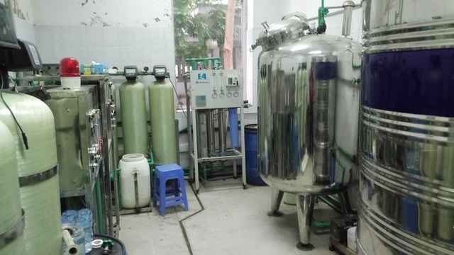 Vì sao công ty xử lý nước thải lại súc rửa hệ thống lọc nước cho... máy chạy thận? - 1 Hệ thống lọc nước chạy thận có độc tố cao gấp 245 - 260 lần.