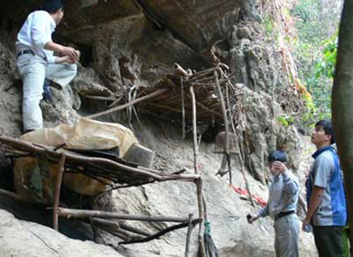 Trinh sát vùng cao kể chuyện phá trọng án - 1 Một trong những chiếc hang Ma Seo Chứ đã từng lẩn trốn.