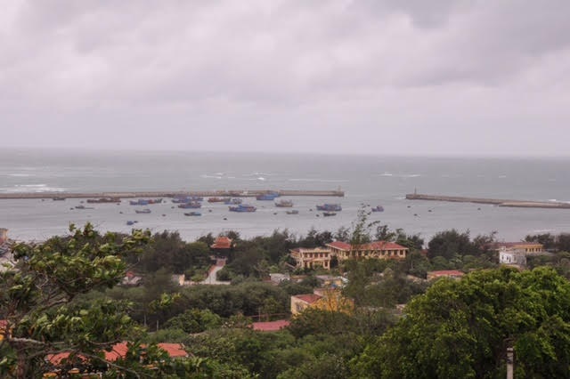 Bão số 2 tiến vào đầt liền, hàng nghìn du khách bị kẹt lại huyện đảo Cô Tô - 1
Tàu thuyền đã được neo đậu trong âu tàu tại Bạch Long Vĩ.