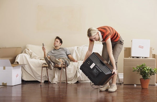 Tâm sự đẫm nước mắt của những người vợ có chồng không kiếm ra tiền - 1
Ảnh minh họa.
