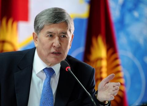 Đồng minh Nga lo đối đầu với Mỹ ở Trung Á - 1
Tổng thống Kyrgyzstan Almazbek Atambayev